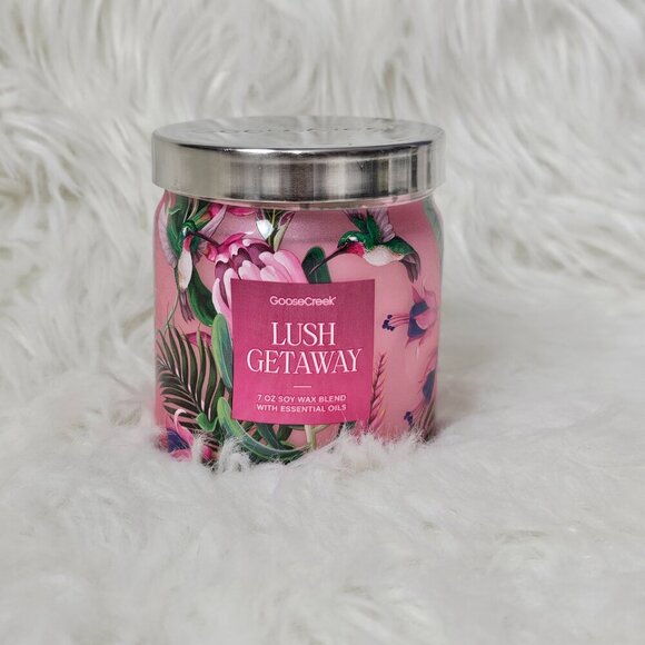 GooseCreek Lush Getaway Soy Wax Essential Oils Jar Candle NEW - Picture 1 of 5